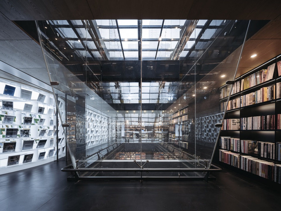 hubei foreign language bookstore china by wutopia lab1