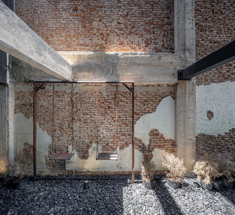 pa prank hostel by idin architects