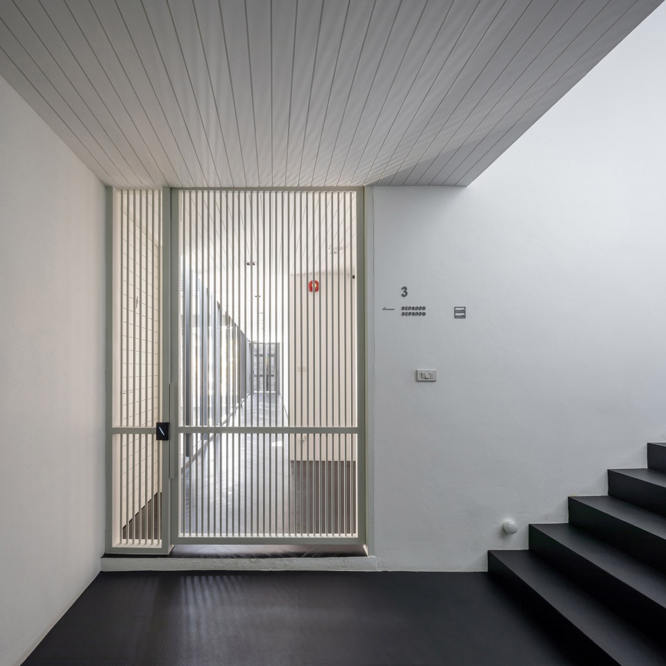 pa prank hostel by idin architects