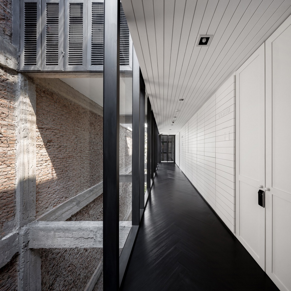 pa prank hostel by idin architects