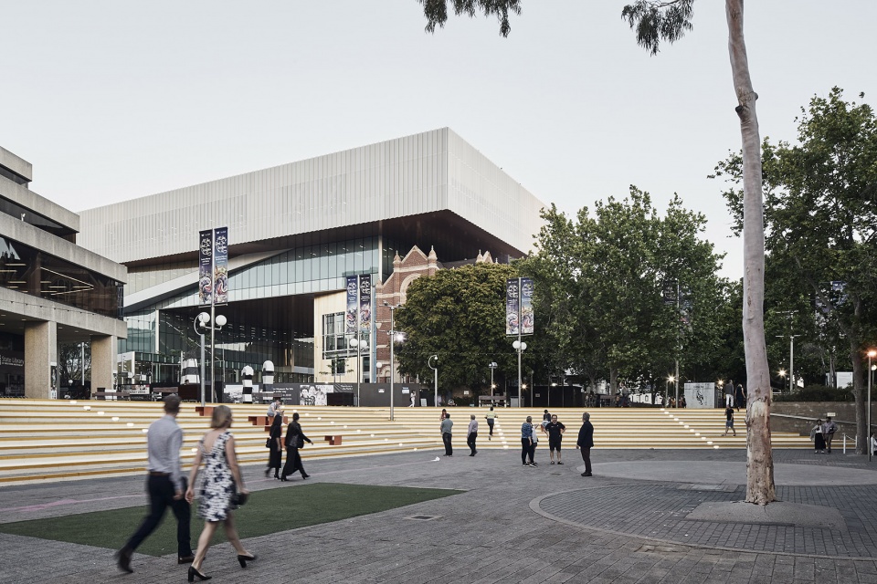 new museum oma