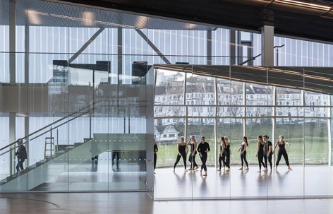 布莱顿学校科学学院和体育学院，英国 / OMA