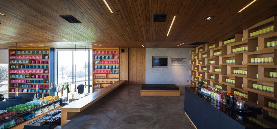 choui fong tea cafe thailand by idin architects