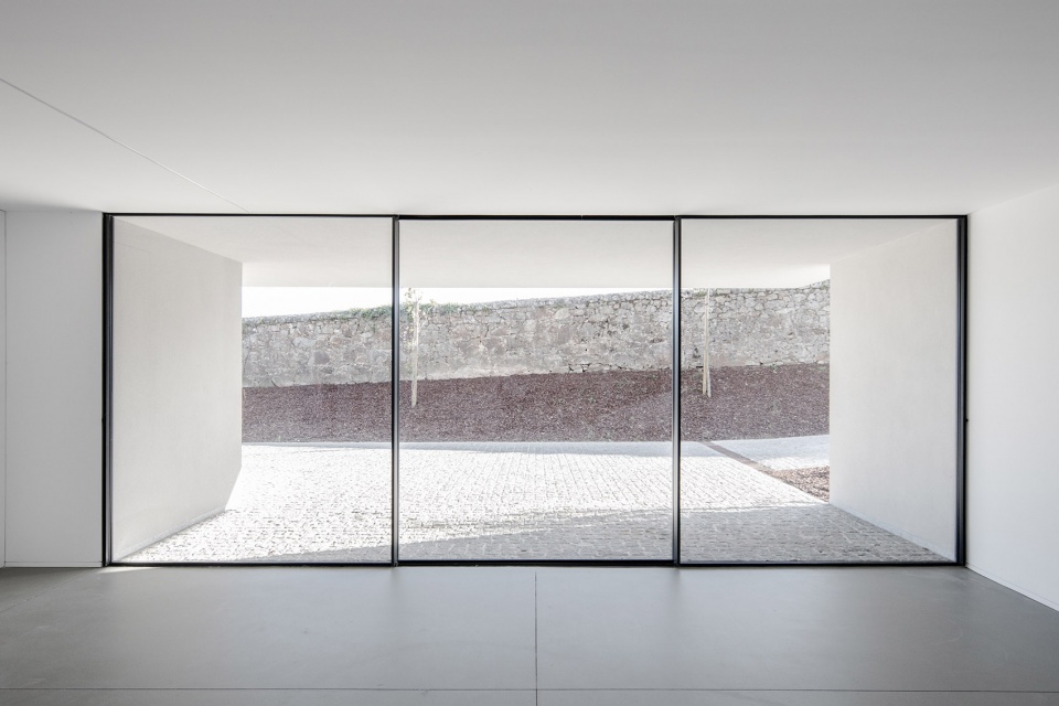 canine feline hotel by raulino silva arquitecto