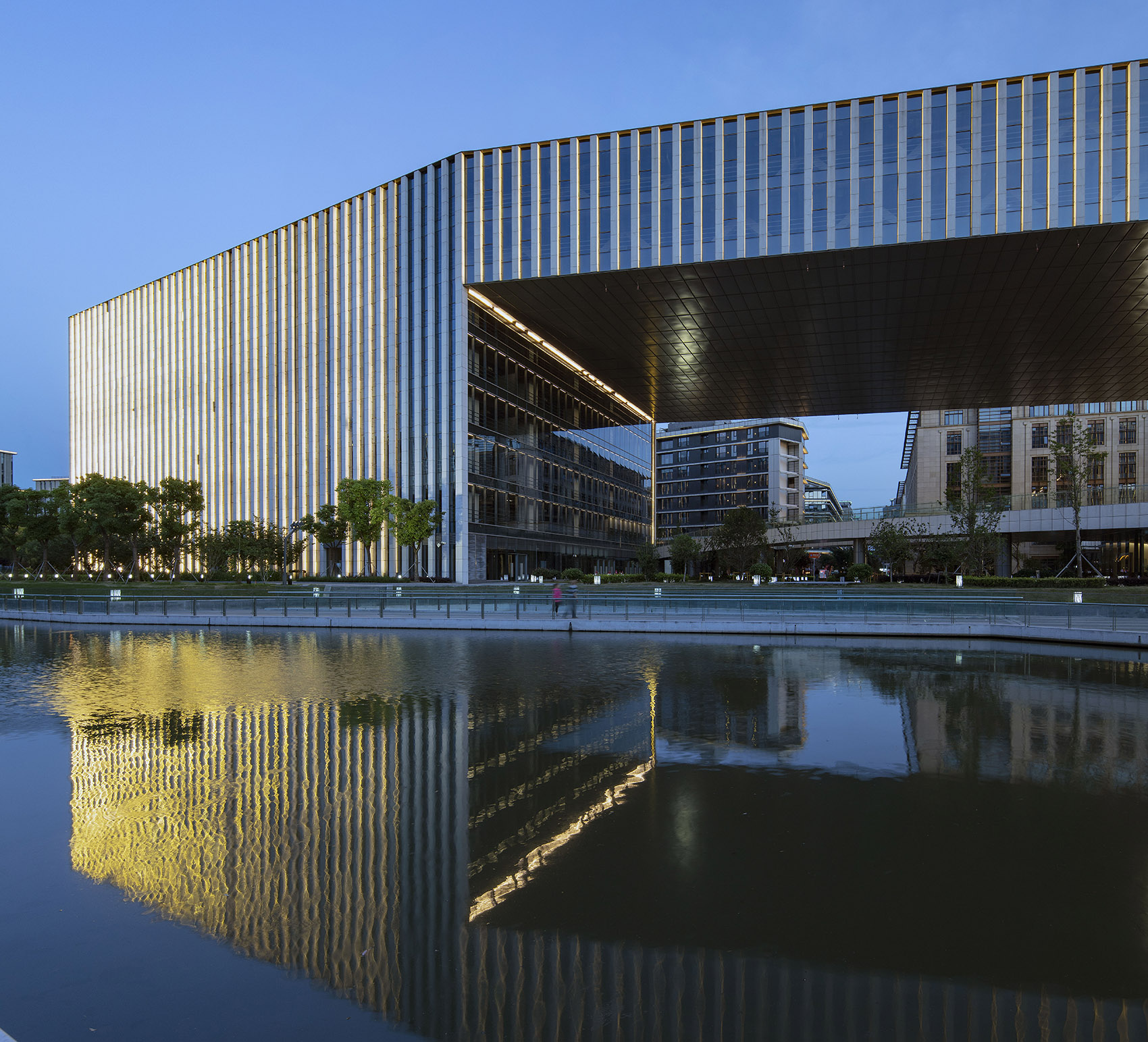 shanghai kingboard centre by aedas
