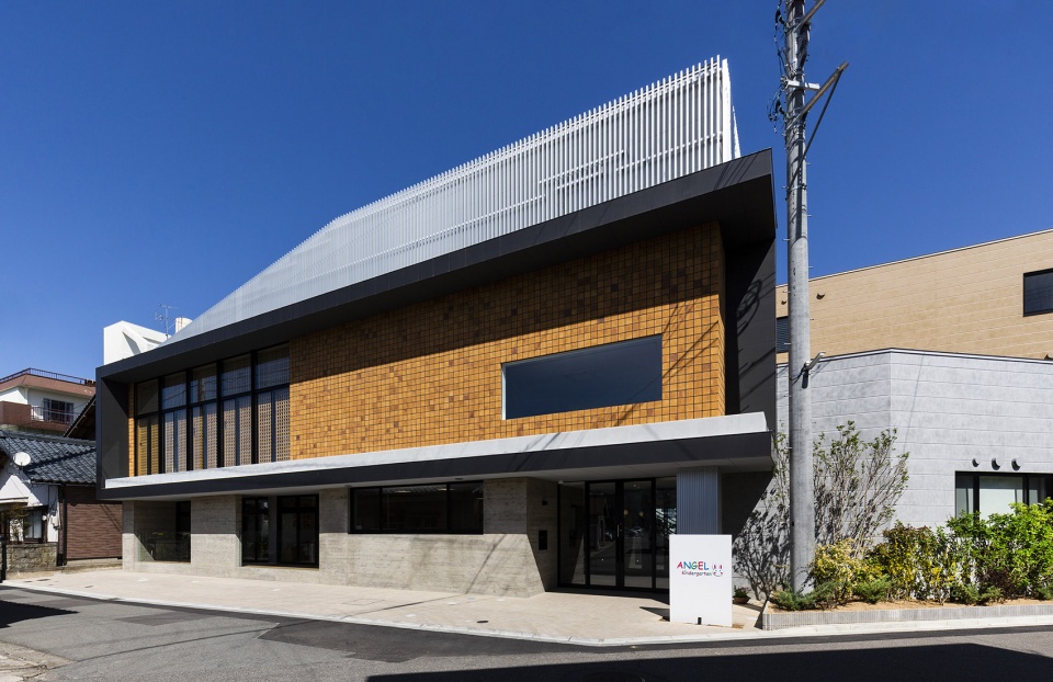ez kindergarten and nursery by hibinosekkei youji no shiro kids design labo
