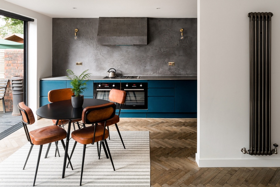two and a half storey house by bradley van der straeten