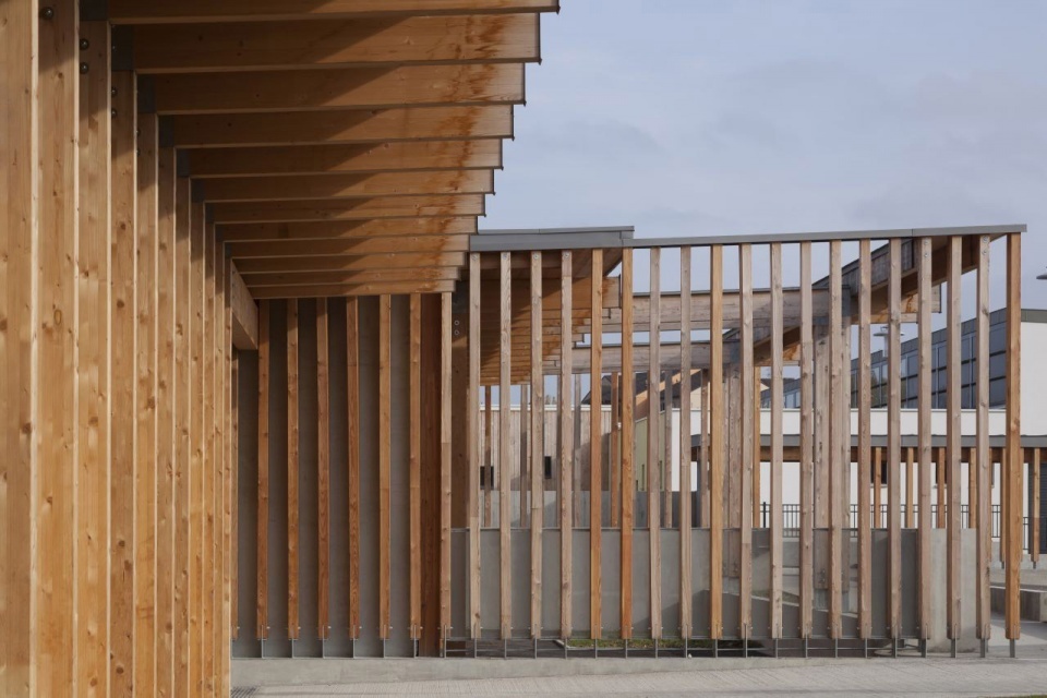 house childhood at saint genis pouilly by clermont architectes 960x640