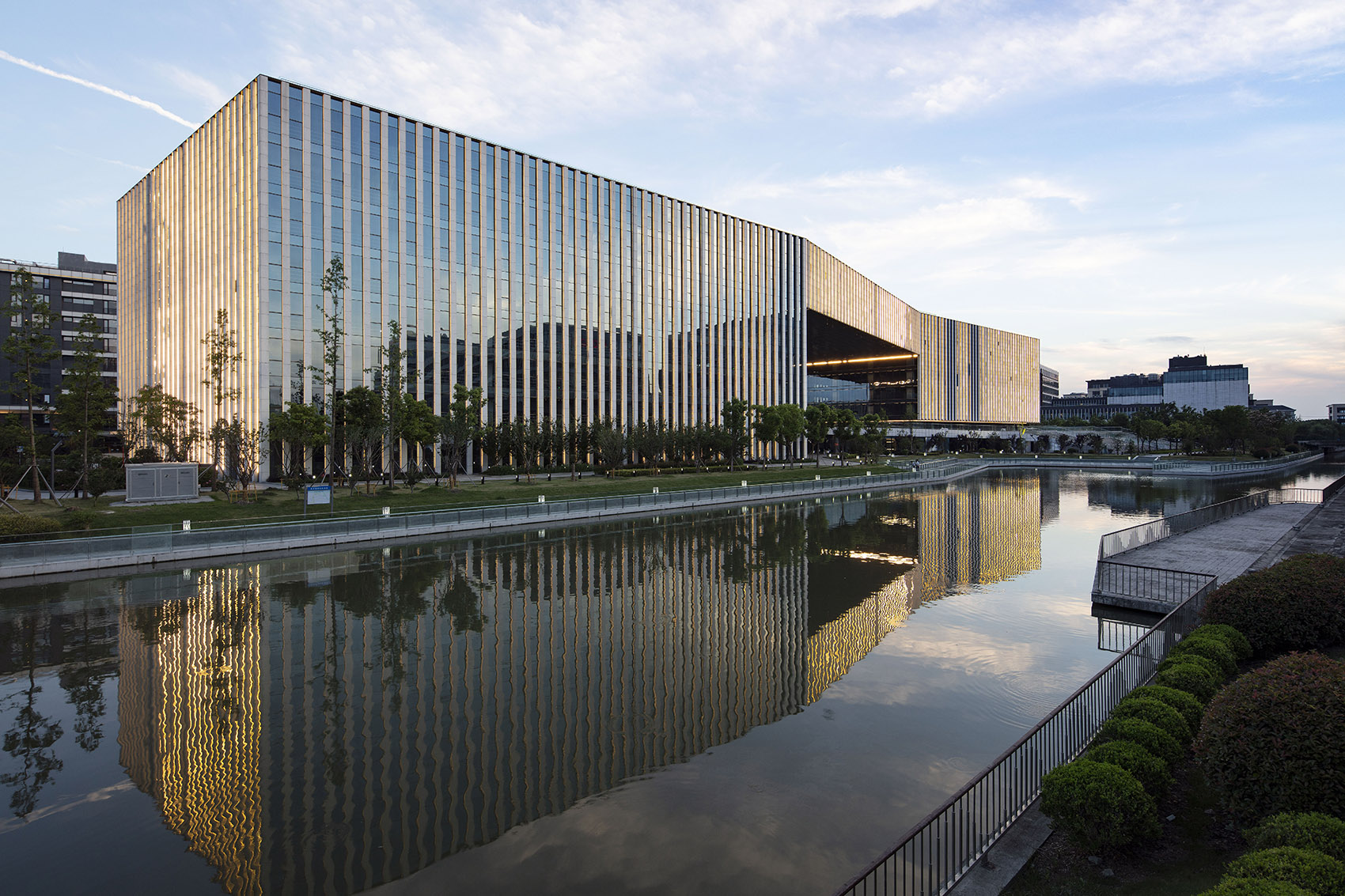 shanghai kingboard centre by aedas