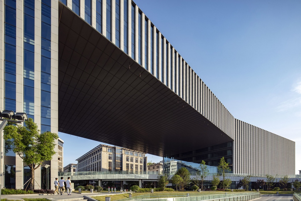 Shanghai Kingboard Centre by Aedas