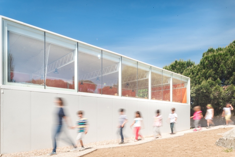 colegio nuestra senora de lourdes by picado de blas arquitectos 960x641