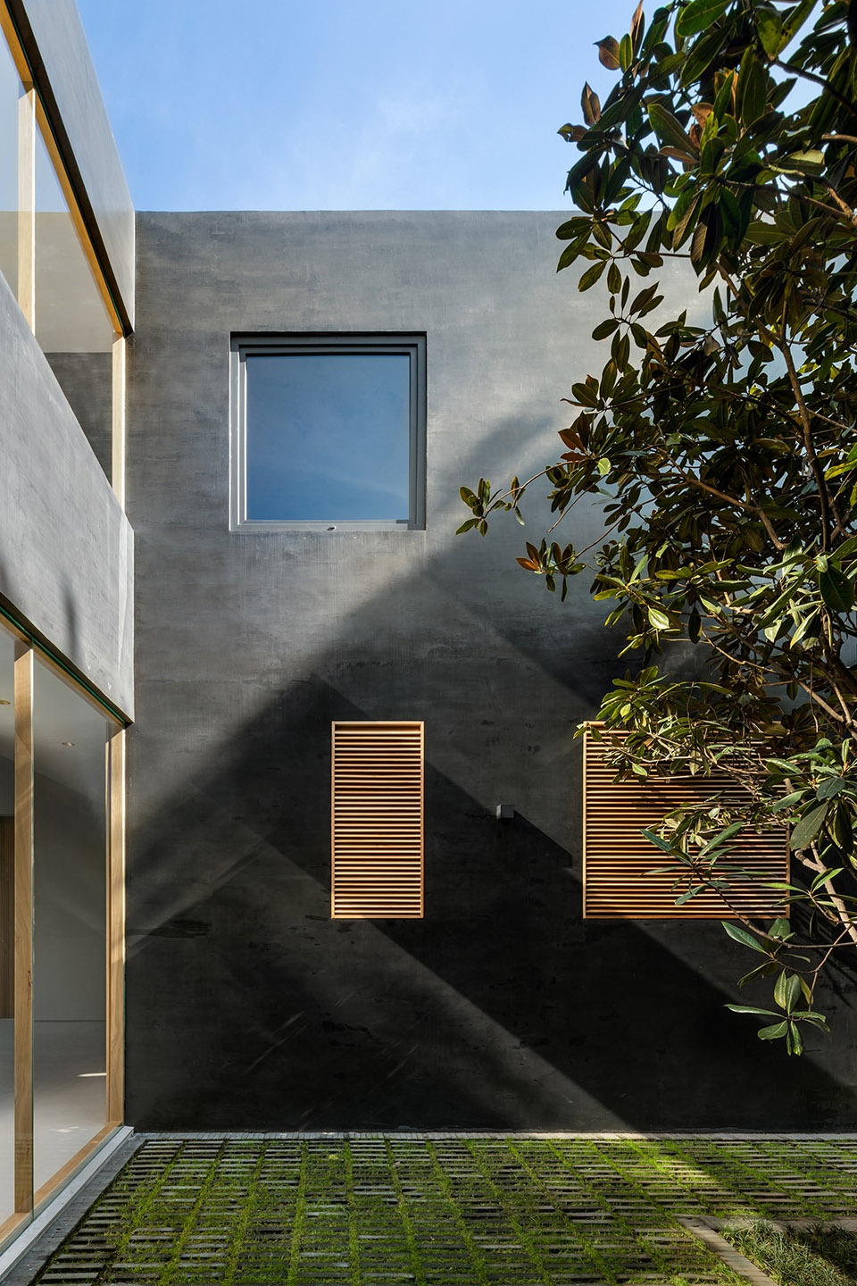 lluvia house by ppaa.jpg