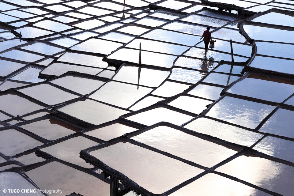 exhibition water earth by tugo cheng