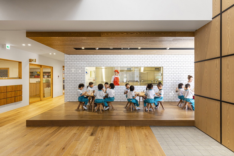 ez kindergarten and nursery by hibinosekkei youji no shiro kids design labo