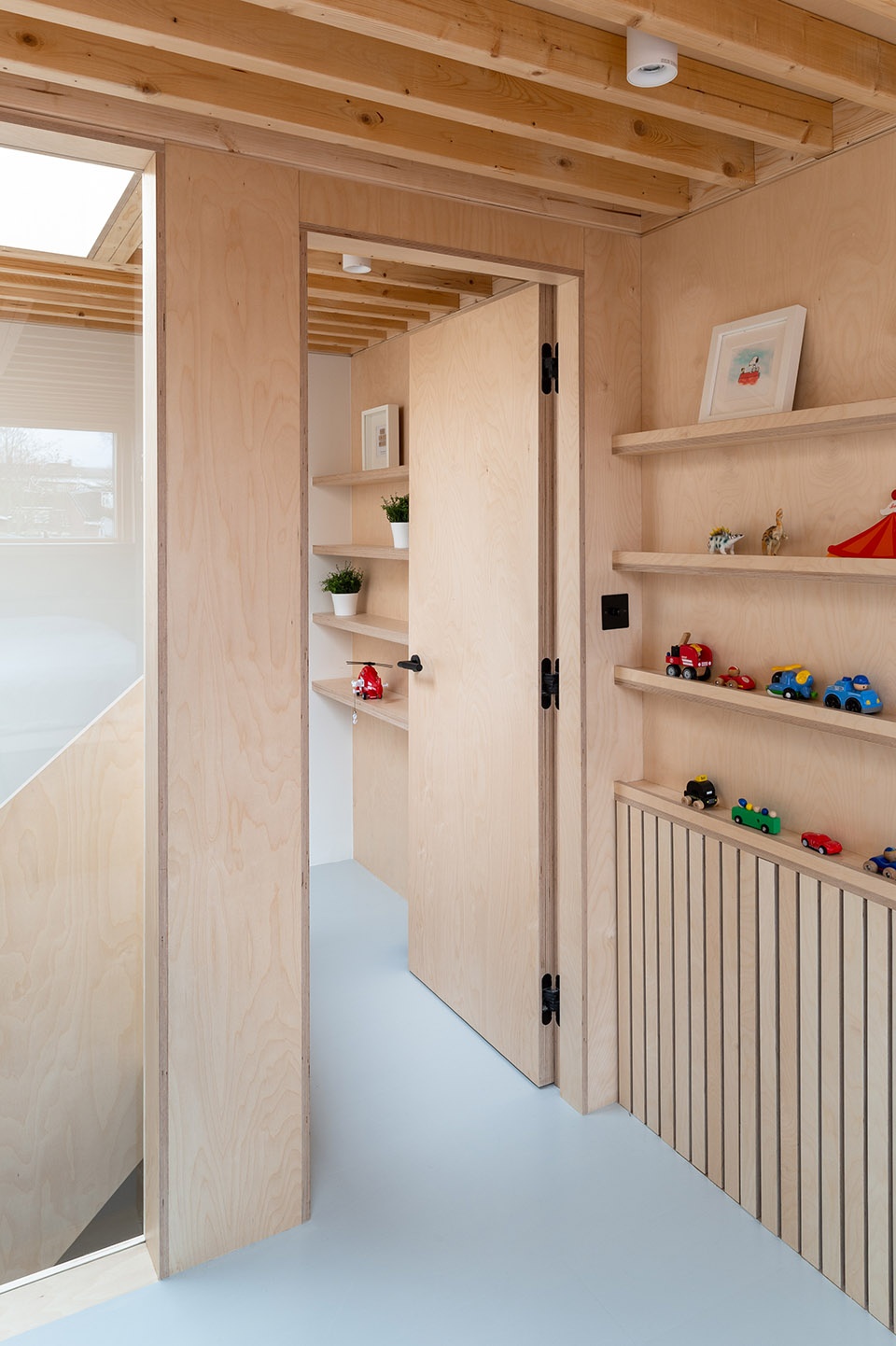 two and a half storey house by bradley van der straeten