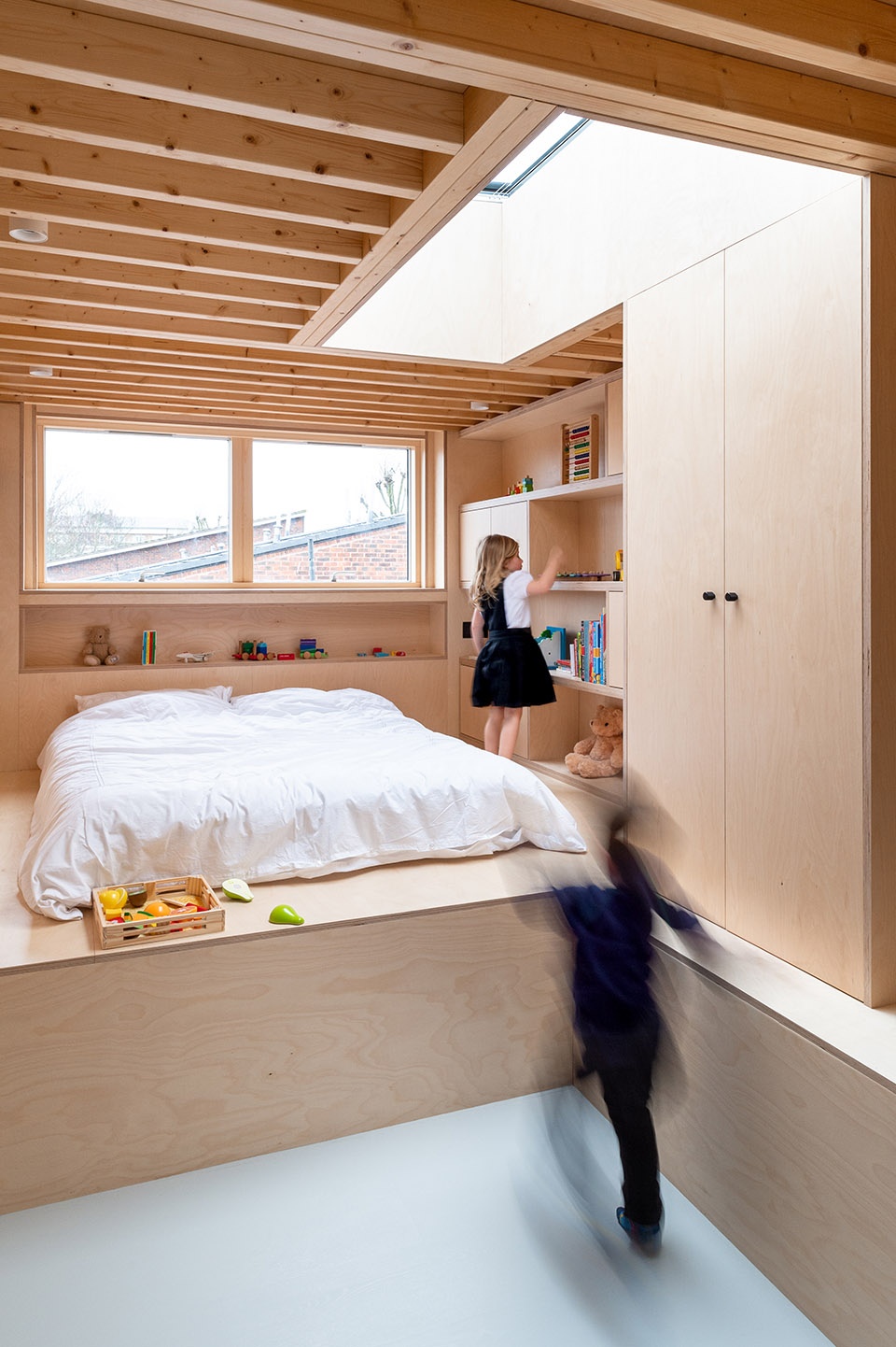 two and a half storey house by bradley van der straeten