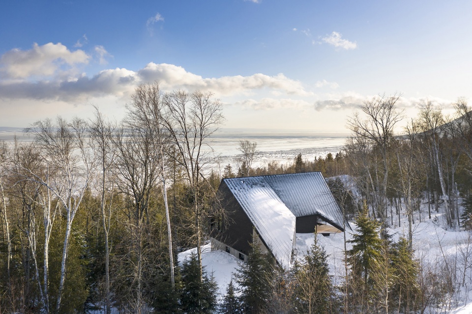 cabin a by bourgeois lechasseur architects