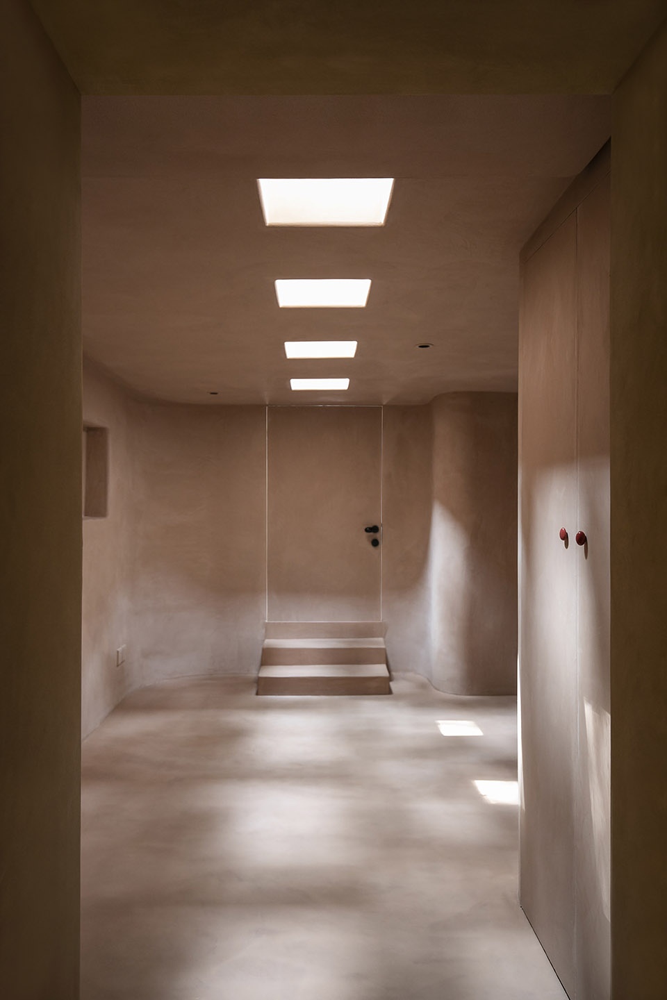 single person gallery china by offhand practice