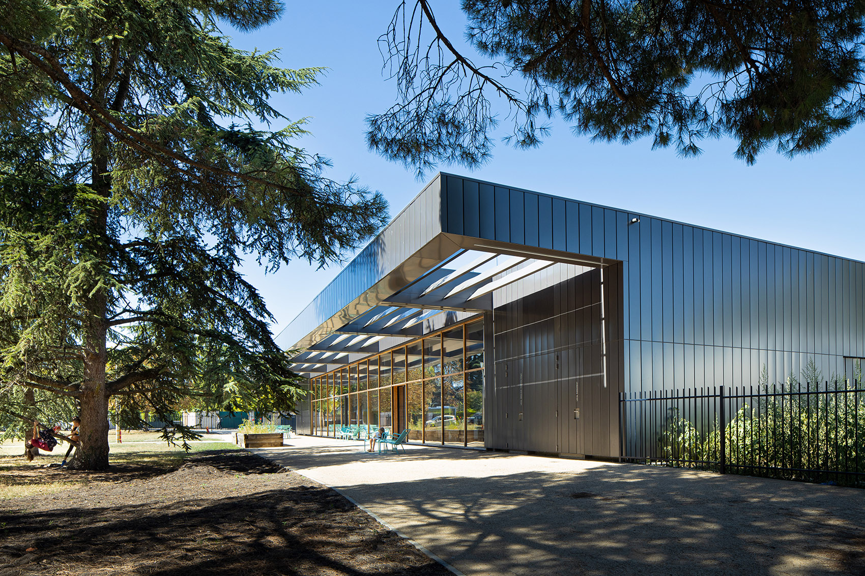Pierre Veilletet Library in Bordeaux Caudéran by atelier d’architecture