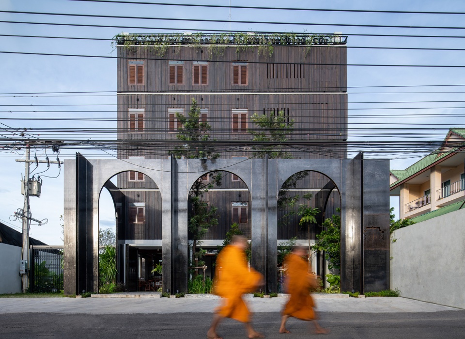 hotel gahn by studio locomotive
