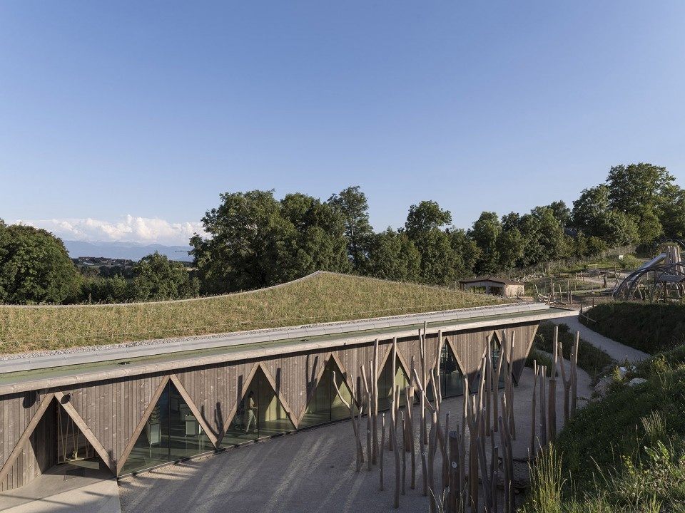 ENTRANCE PAVILION LA GARENNE ZOO BY LOCALARCHITECTURE 960x720