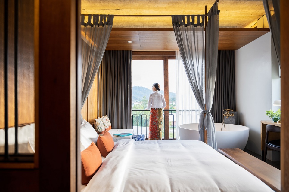 hotel gahn by studio locomotive