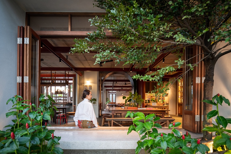 hotel gahn by studio locomotive