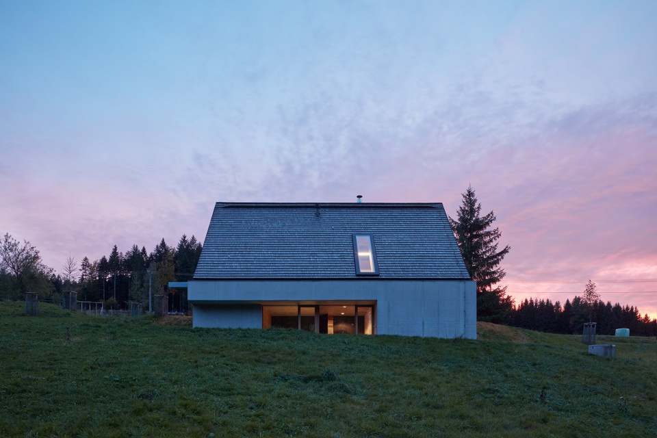 weekend house in beskydy by pavel micek architects