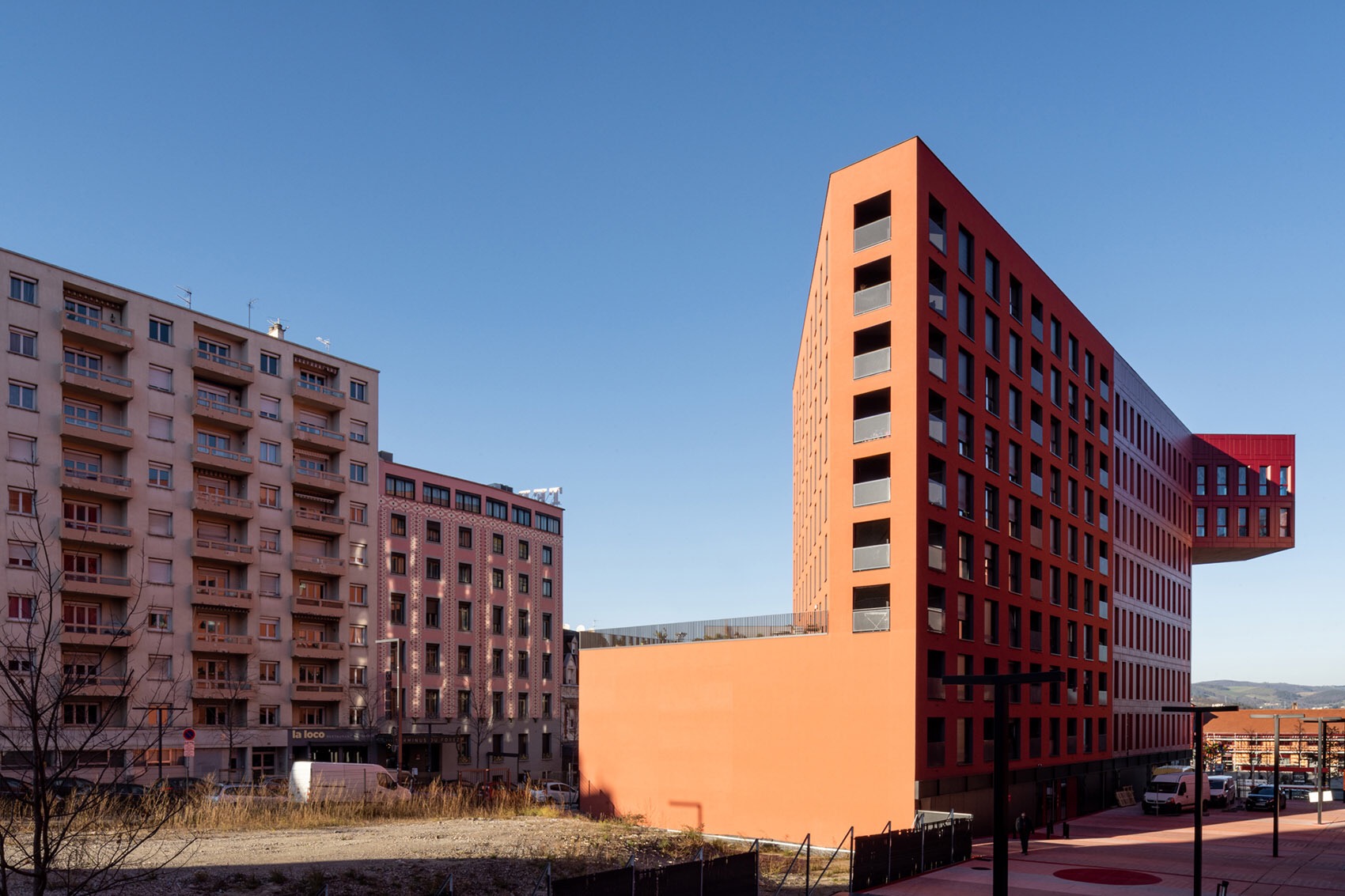 st-etienne-station-complex-french-by-ecdm