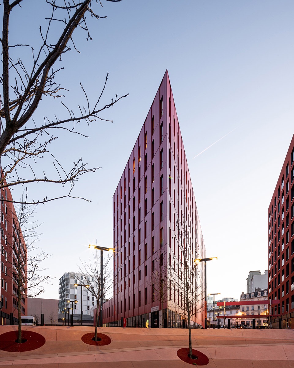 st-etienne-station-complex-french-by-ecdm