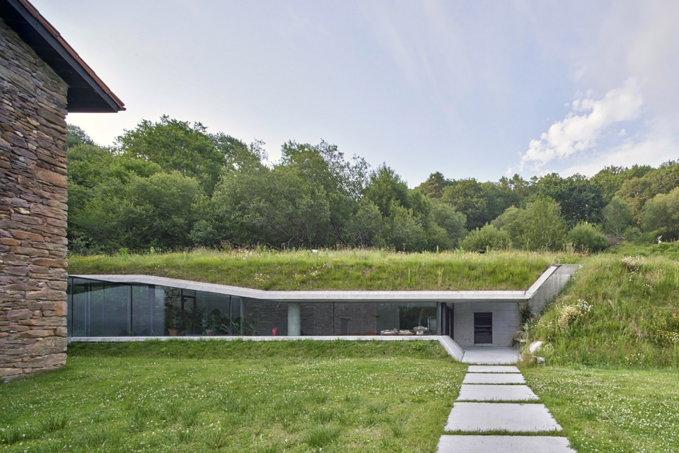 landaburu borda farm house by jordi hidalgo tane