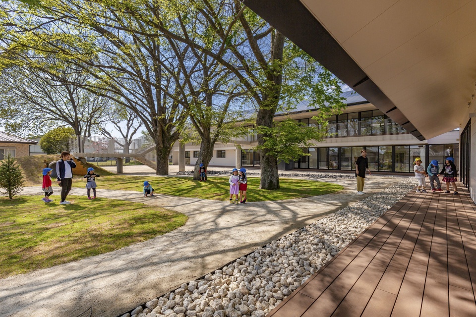 mrn kindergarten and nursery by hibinosekkei youji no shiro