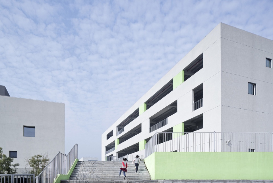 ningbo hangzhou bay binhai primary school china by architectural design research institute of zhejiang university