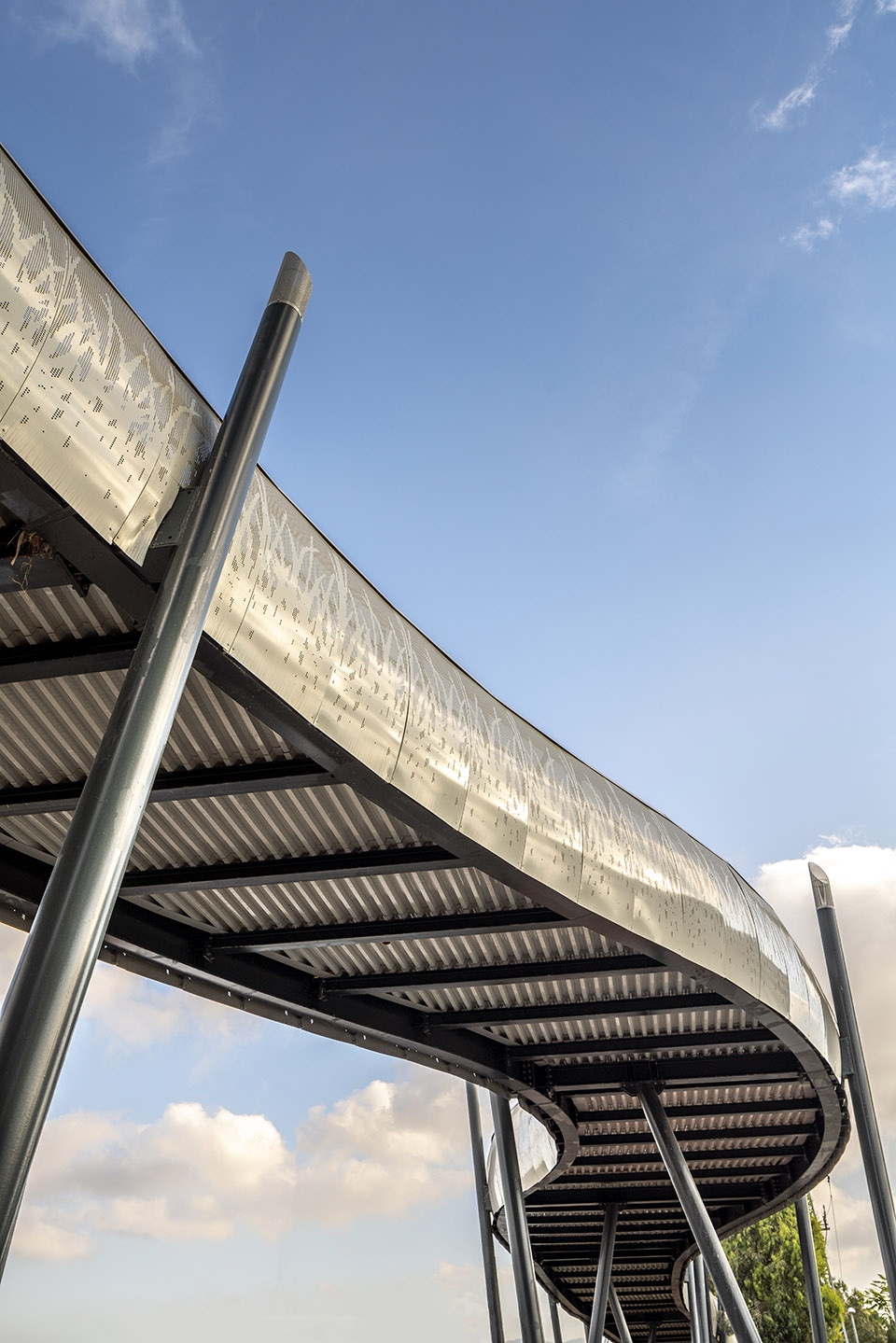 the gdora bridge by bo landscape architecture
