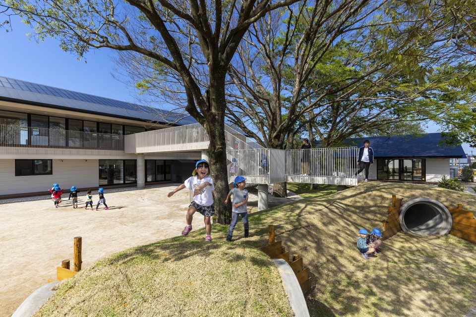 mrn kindergarten and nursery by hibinosekkei youji no shiro