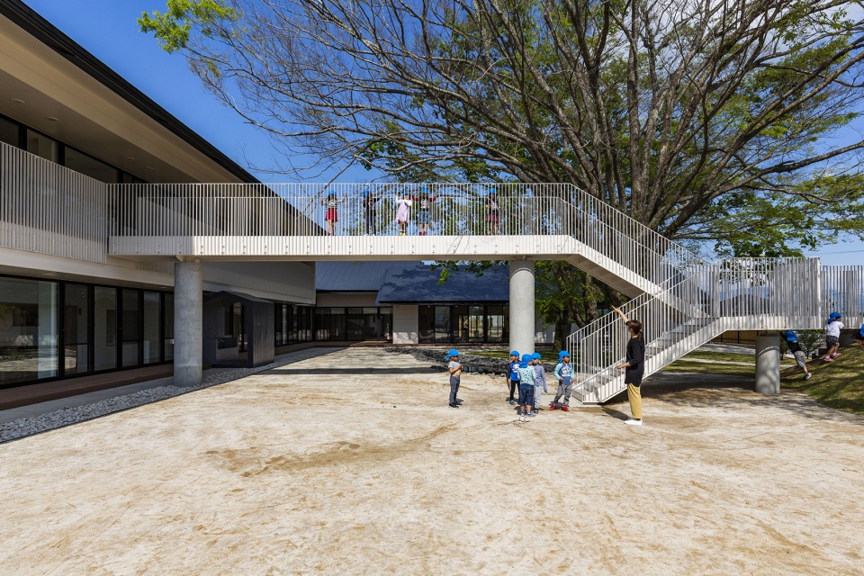mrn kindergarten and nursery by hibinosekkei youji no shiro