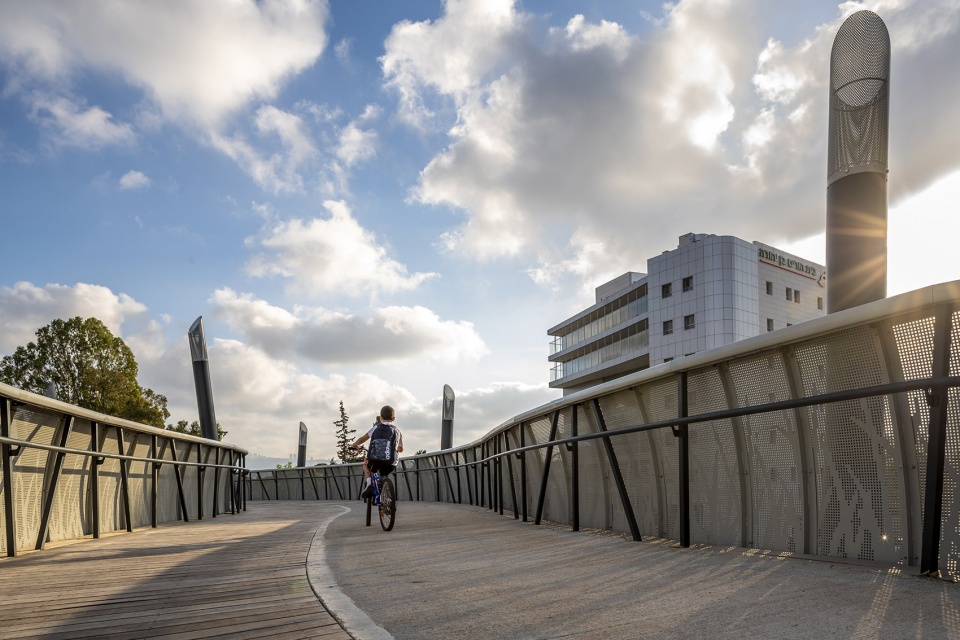 the gdora bridge by bo landscape architecture