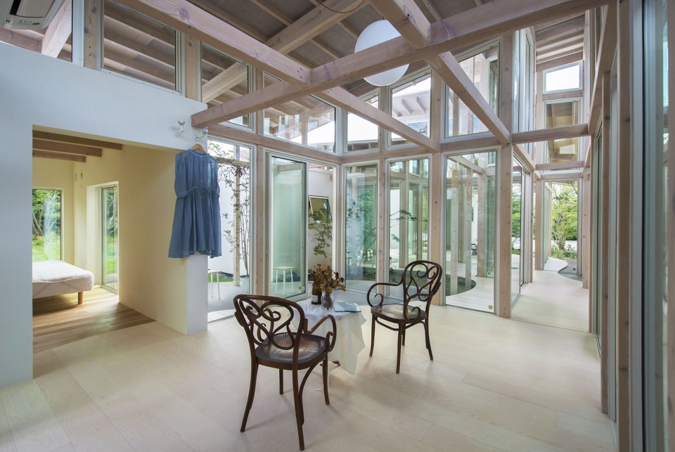house surrounded by hedges studio velocity
