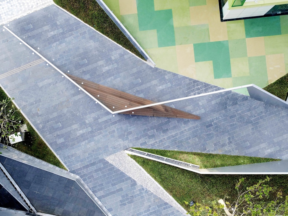 tianjian top region renovation china by being architects