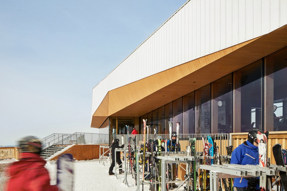 bromont summit chalet by lemay