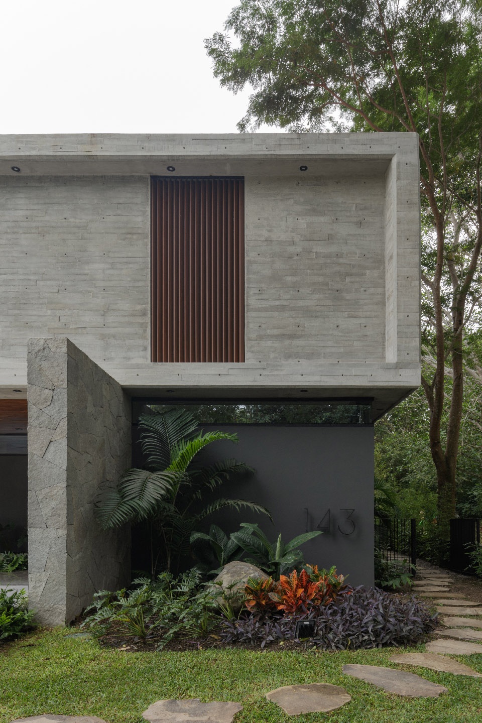 casa entreparotas by di frenna arquitectos
