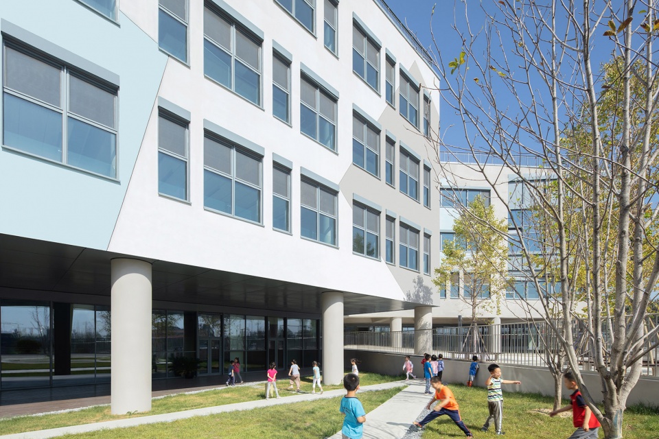 huang cheng gen primary school changping campus china by inclusive architectural practice