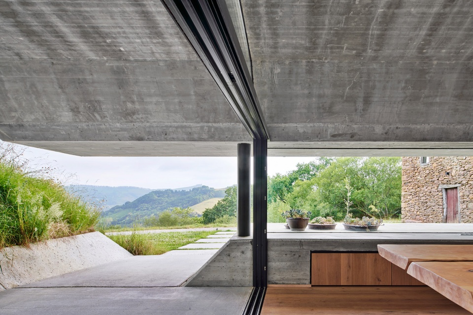 landaburu borda farm house by jordi hidalgo tane