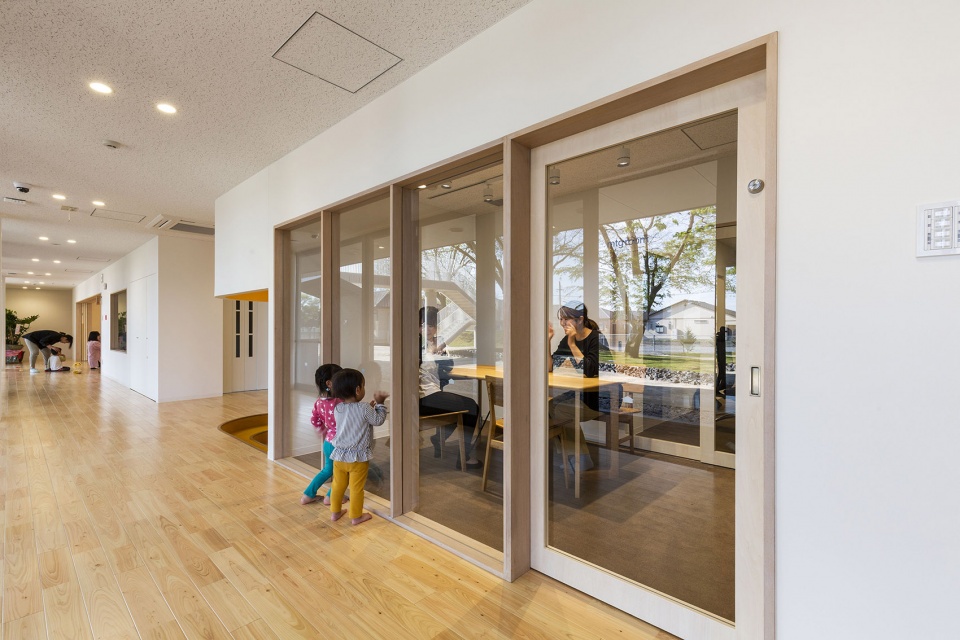 mrn kindergarten and nursery by hibinosekkei youji no shiro