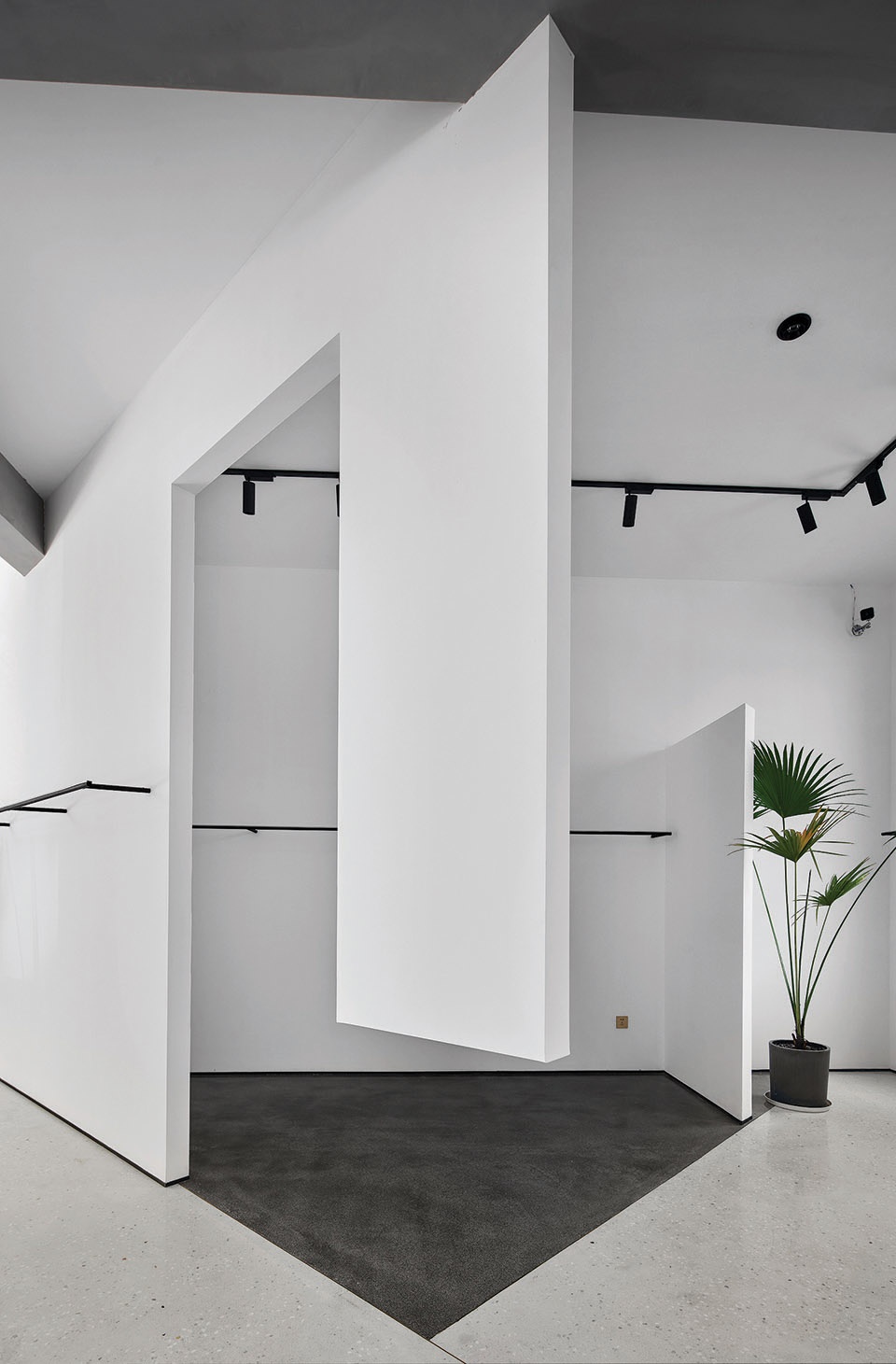 phoenixsimple fashion store china by moye design studio