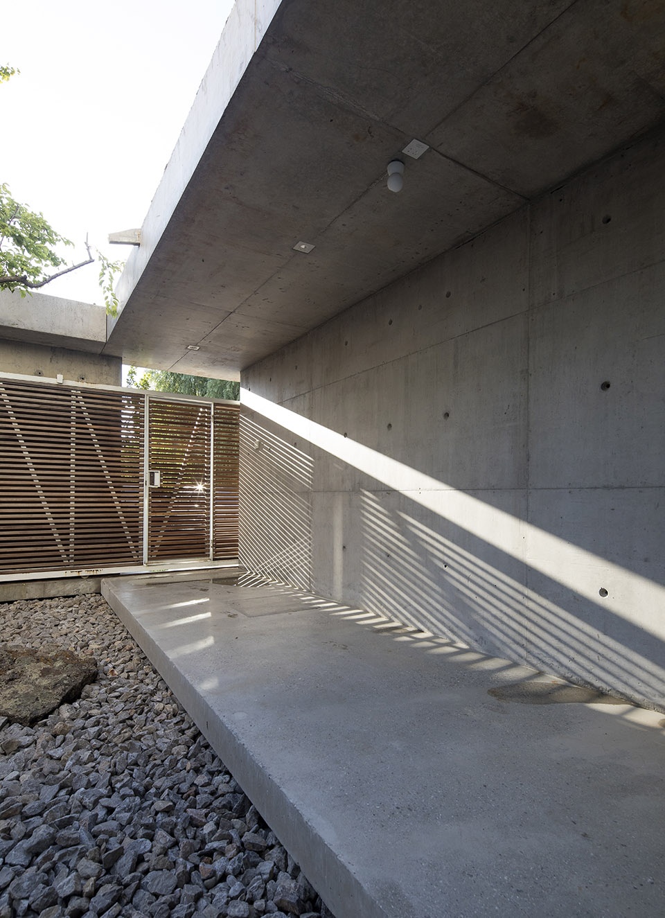 floationg courtyard china by taoa