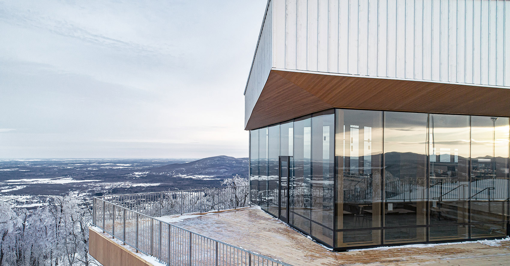 Bromont Summit Chalet by Lemay 谷德设计网