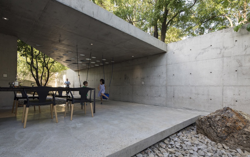 floationg courtyard china by taoa