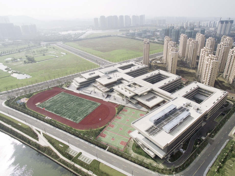 experimental primary school of suzhou science and technology town china by atelier z d plus studio 960x719