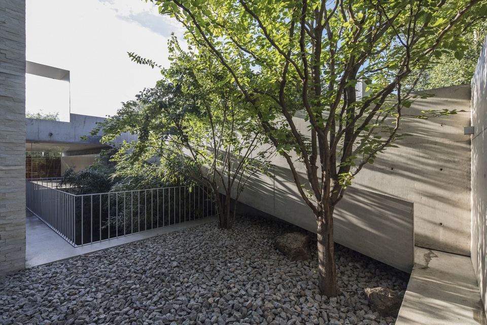 floationg courtyard china by taoa